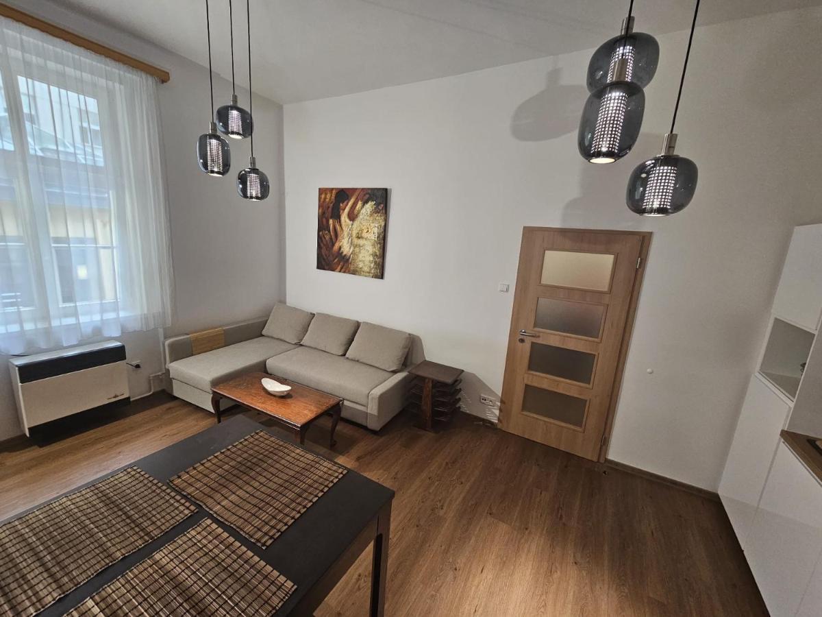 Sweet Apartment In The Heart Of Прага Экстерьер фото