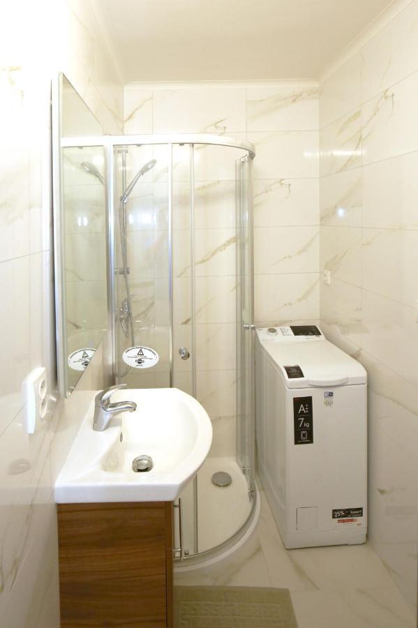 Sweet Apartment In The Heart Of Прага Экстерьер фото