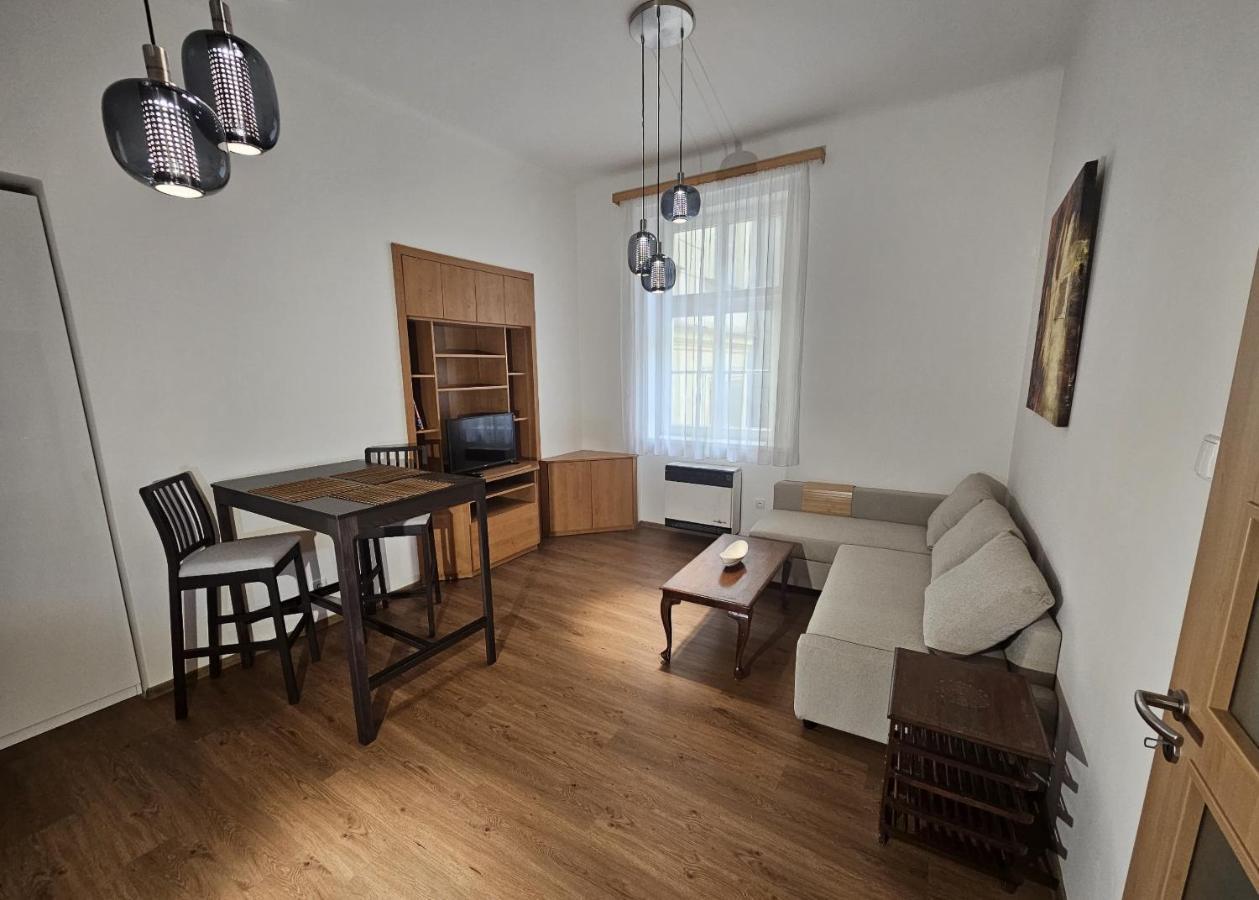 Sweet Apartment In The Heart Of Прага Экстерьер фото